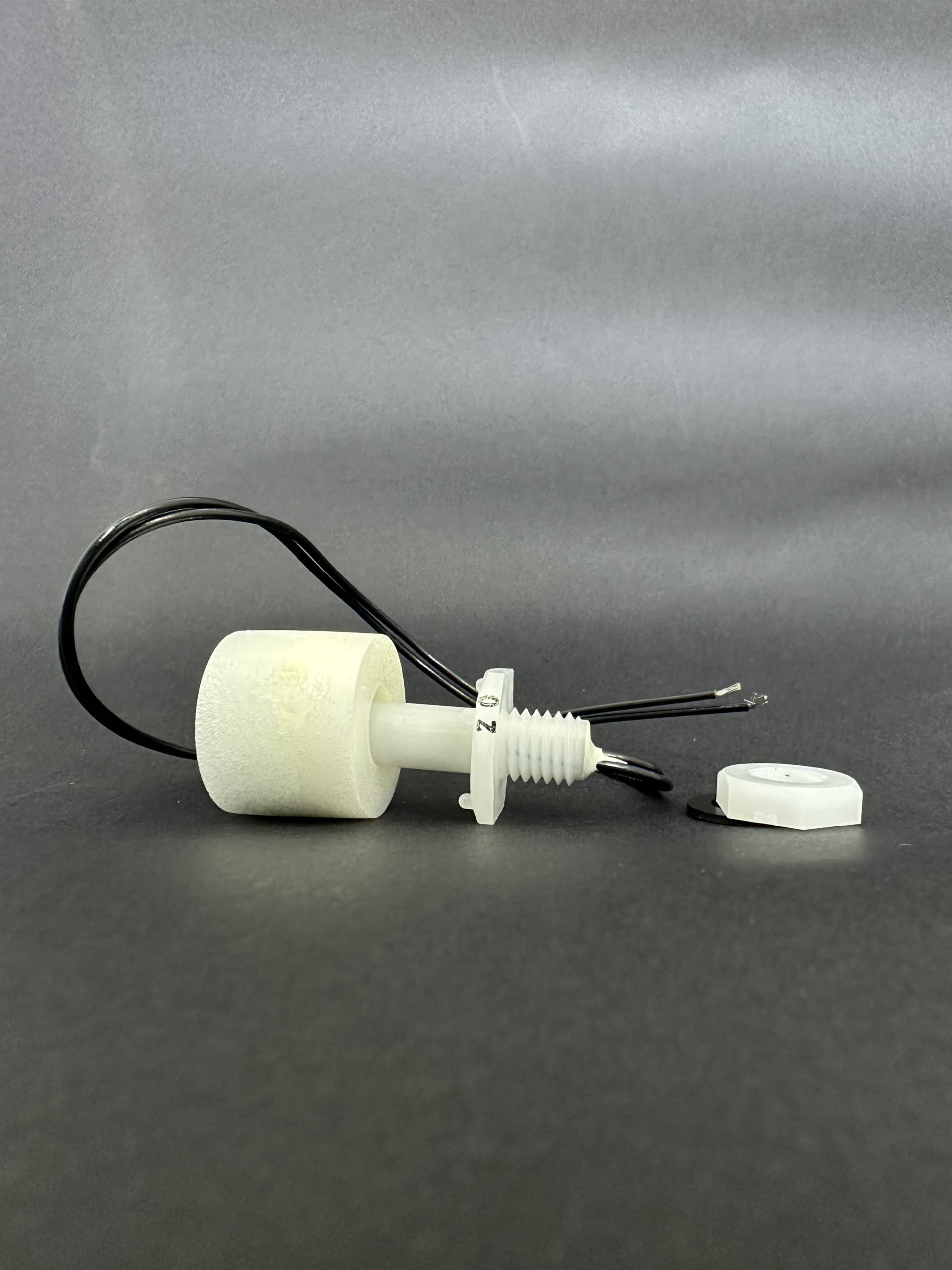 Brinde Sensor De Nivel Fs-6101 (P/N 767900004700) - Maq: Lg-1000
