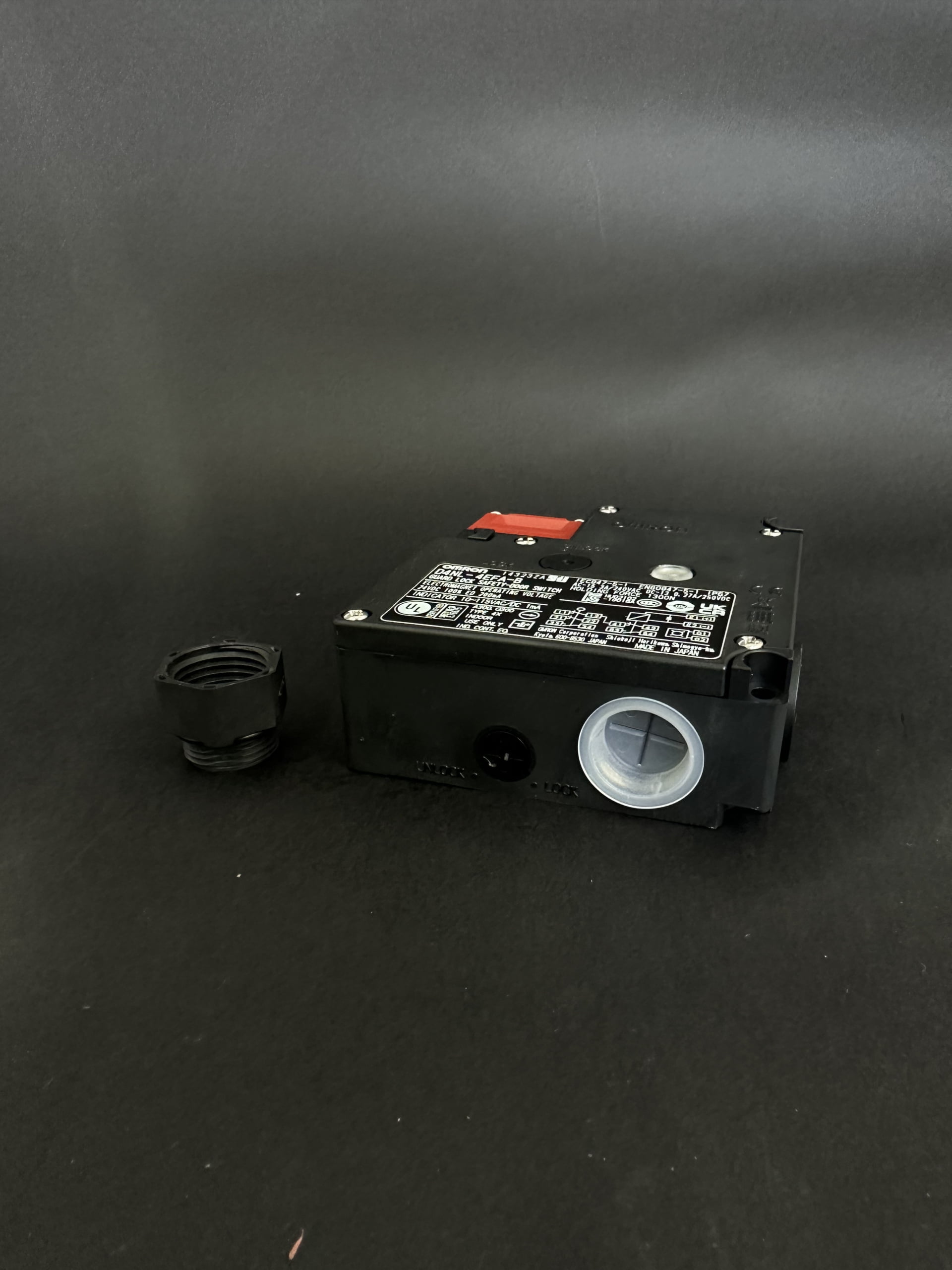 Brinde Chave De Seguranca Omron D4Nl-4Efa-B-Npt - (2Nf/1Na+1Nf/1Na)