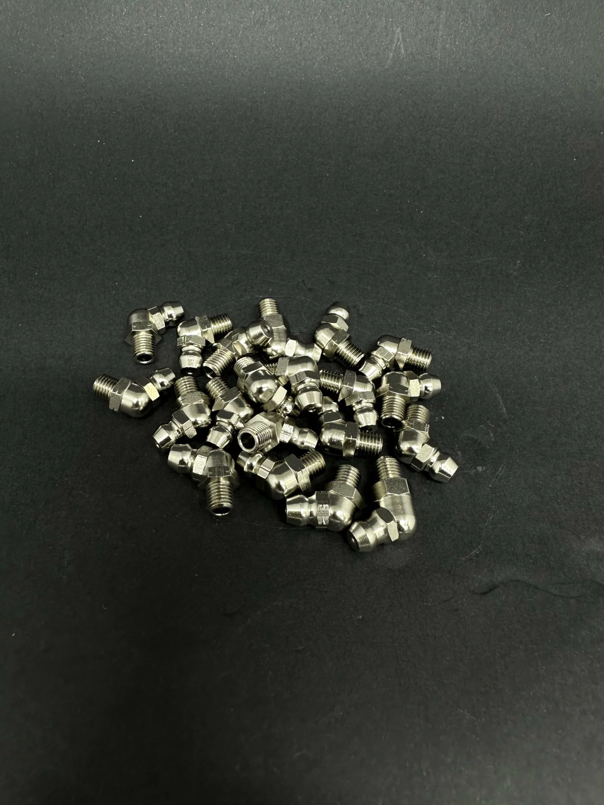 Brinde Bico Graxeiro M6 (P/N:1901810308) - Maq: Robos Yizumi