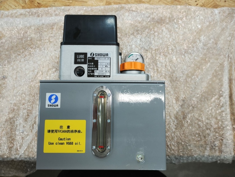 Bomba de lubrificação SHOWA LCB4 011B 4L